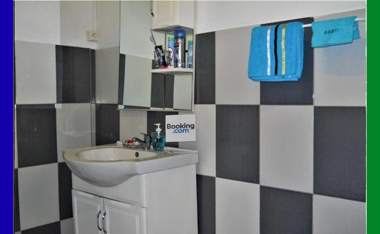 Hostel Des 3 Sources Сант-Мари Екстериор снимка